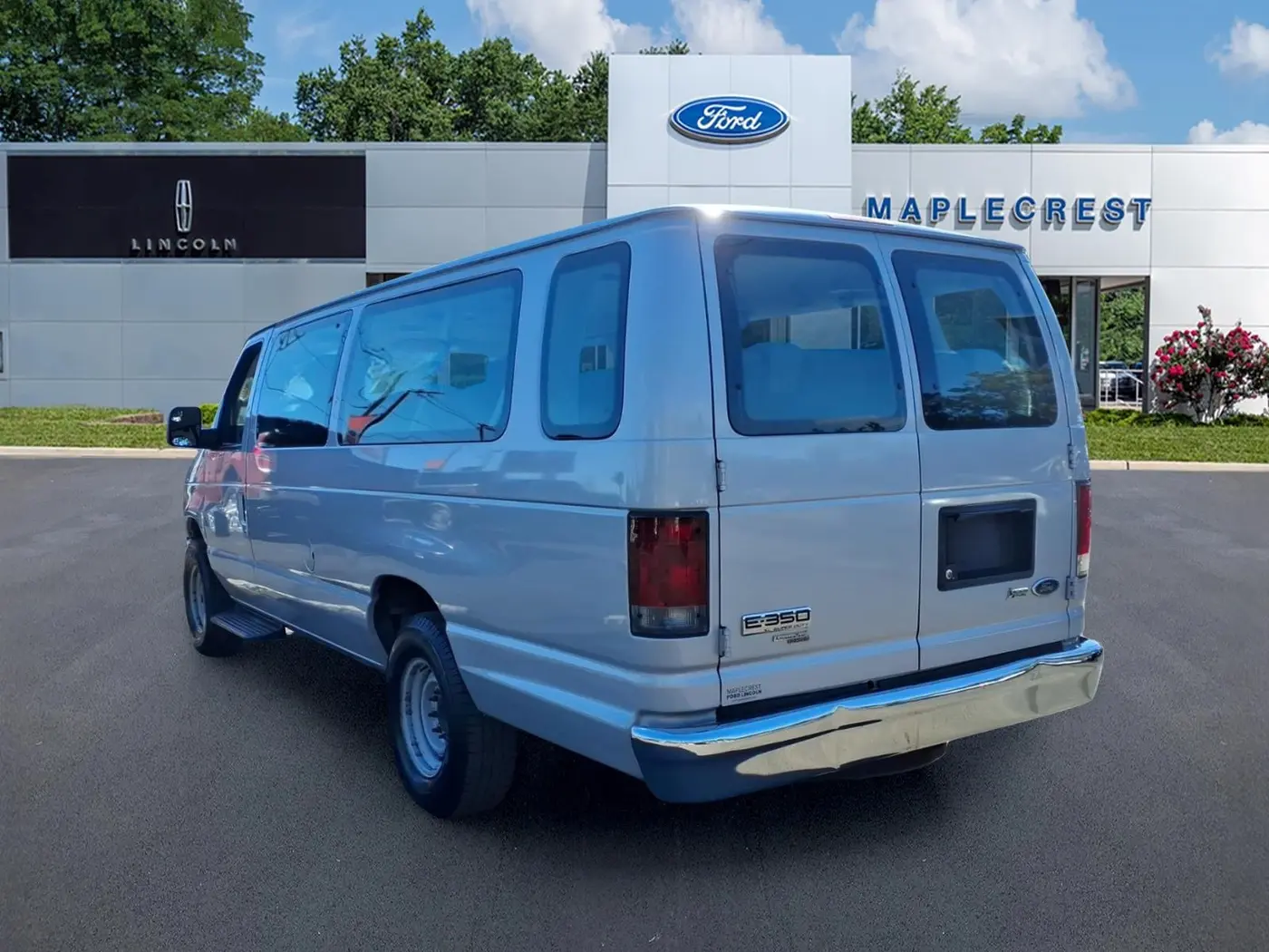 2010 Ford E-350 - $17,900