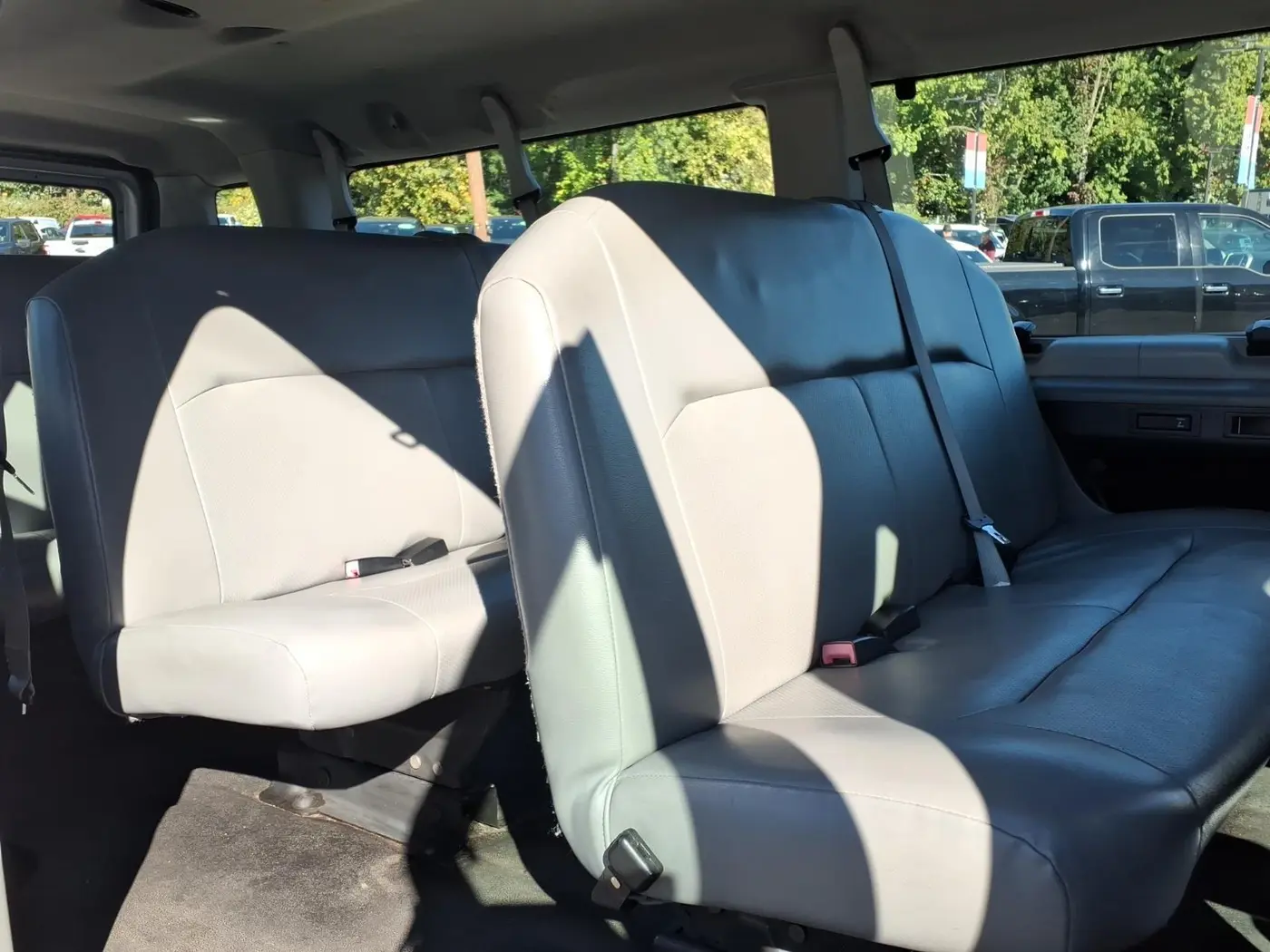 2010 Ford E-350 - $17,900