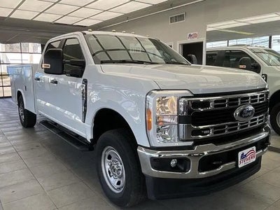 2023 Ford F-350 Super Duty 4X4 Lariat 4DR Crew Cab 179 In. WB SRW Chassis