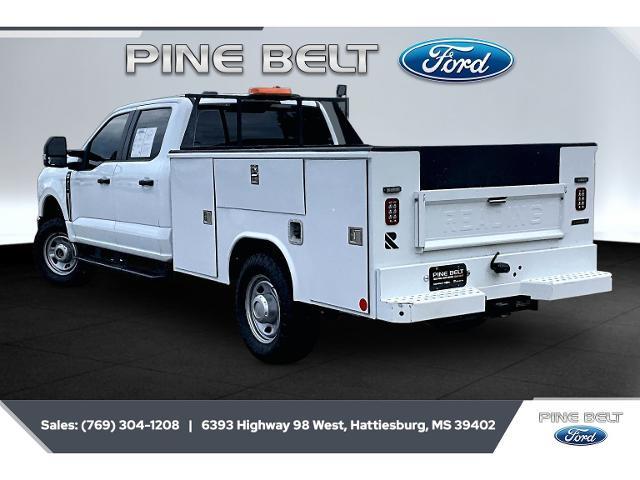 2023 Ford F-350 Super Duty Lariat — photo 1 of 12