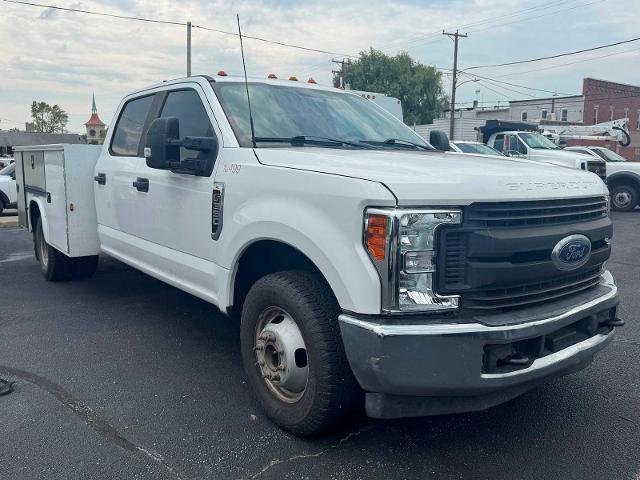 2019 Ford F-350 - $29,900