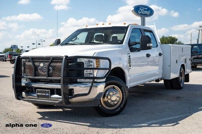 2018 Ford F-350 Super Duty 4X2 Lariat 4DR Crew Cab 179 In. WB DRW Chassis