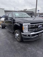 2023 F-350 Super Duty Thumbnail 2