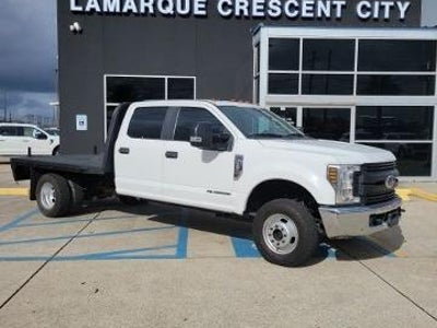 2019 Ford F-350 Super Duty 4X4 XLT 4DR Crew Cab 179 In. WB DRW Chassis