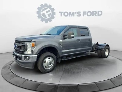2022 Ford F-350 Super Duty 4X4 Lariat 4DR Crew Cab 179 In. WB DRW Chassis