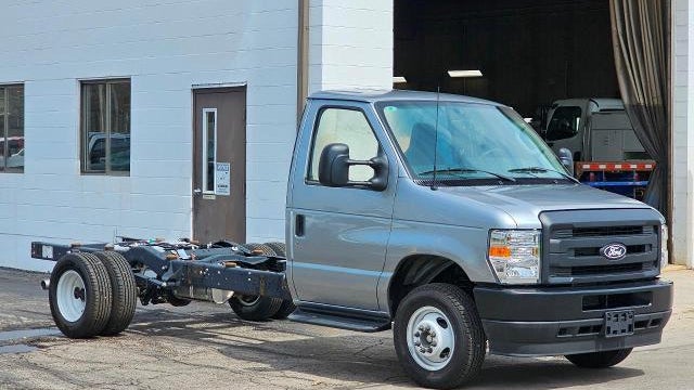 2027 Ford E-Series E-450 SD