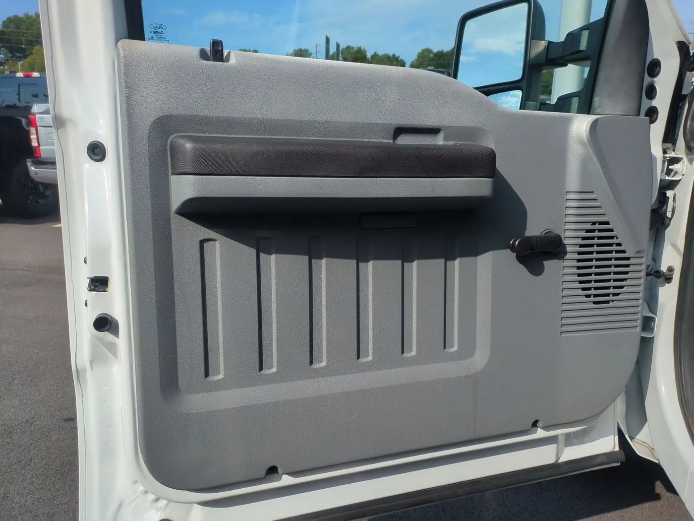 2014 Ford F-350 - $18,665