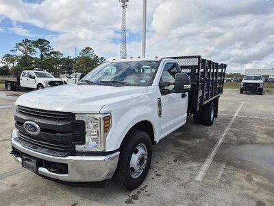 2019 Ford F-350 Super Duty 4X2 XLT 2DR Regular Cab 145 In. WB DRW Chassis