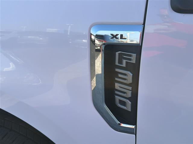 2022 Ford F-350 - $26,968