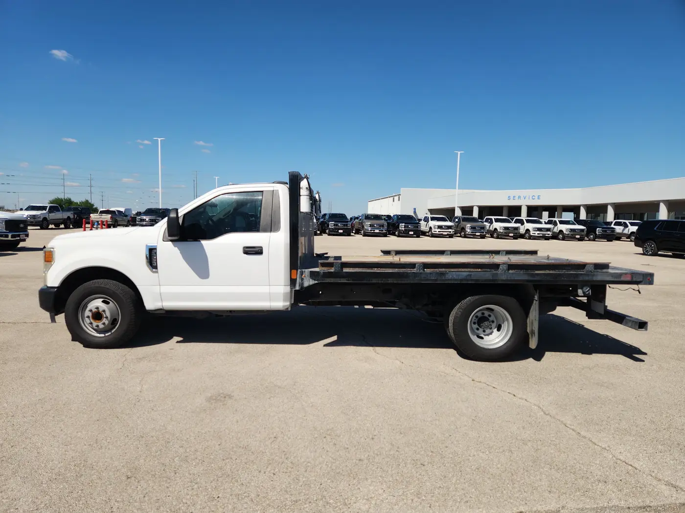2022 Ford F-350 - $28,607
