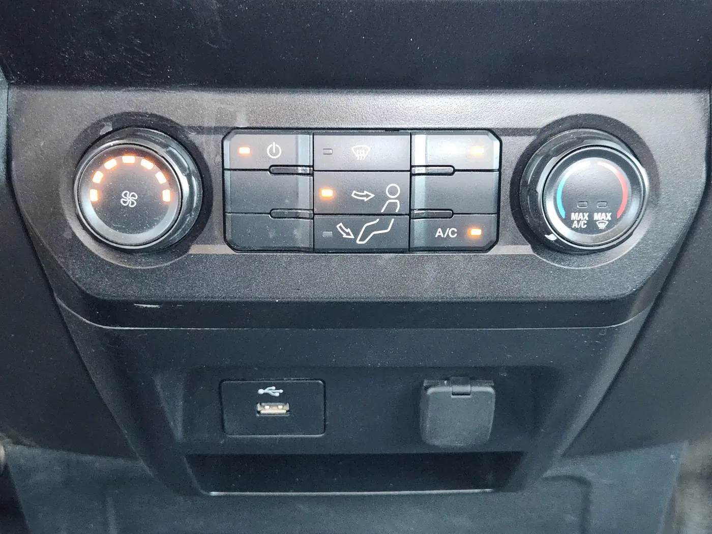 2022 Ford F-350 - $28,607