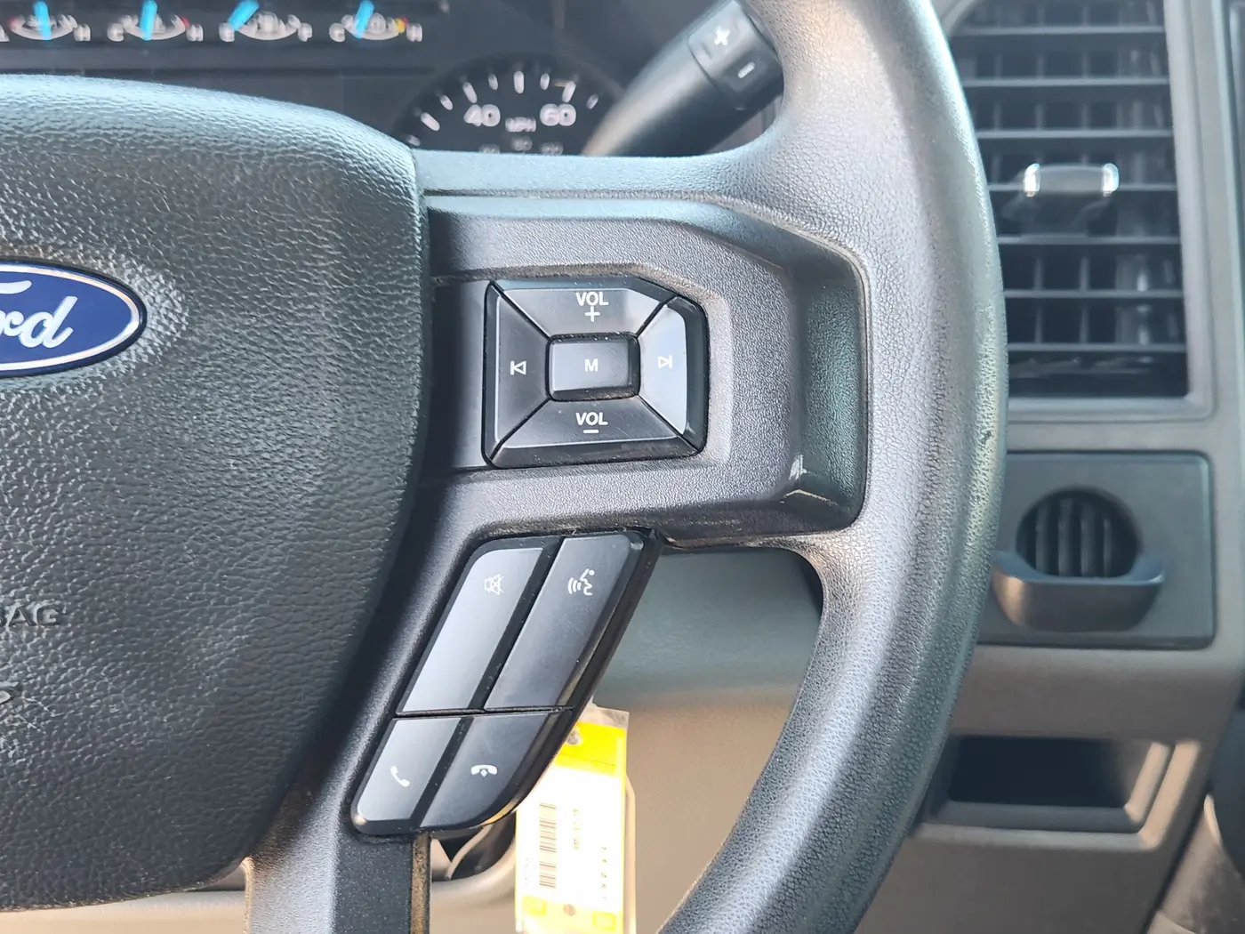 2022 Ford F-350 - $28,607