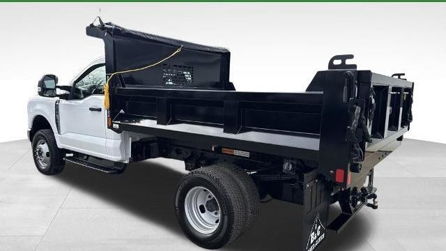 2025 Ford F-350 Super Duty XL