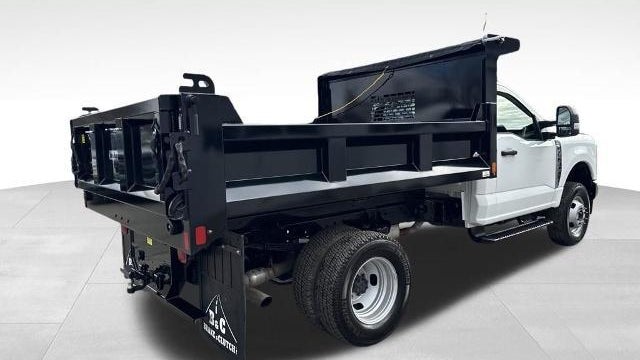 2025 Ford F-350 Super Duty XL