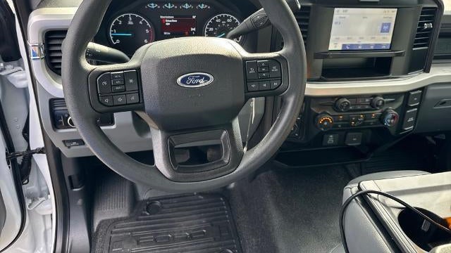 2025 Ford F-350 Super Duty XL