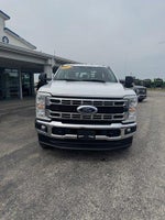 2024 F-350 Super Duty Thumbnail 2