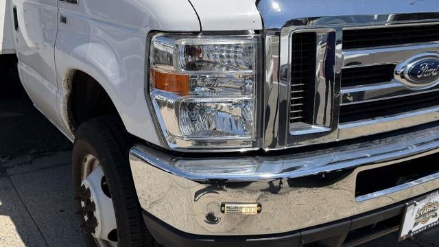 2017 Ford E-Series E-350 SD