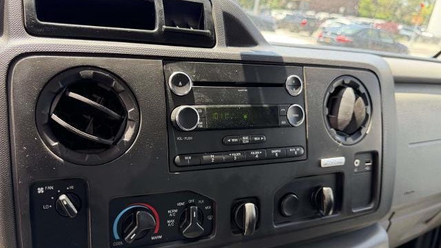 2017 Ford E-Series E-350 SD