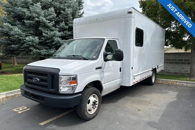 2022 Ford E-350