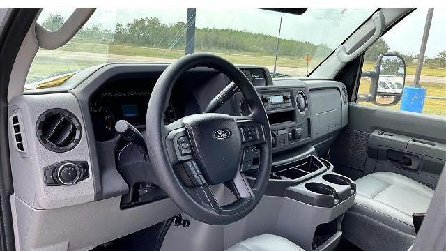 2025 Ford E-Series E-350 SD