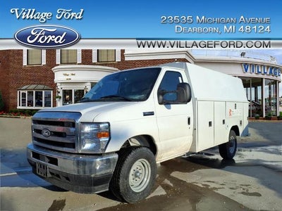 Photo of a 2026 Ford E-Series E-350 SD 2DR 138 In. WB SRW Cutaway Chassis for sale
