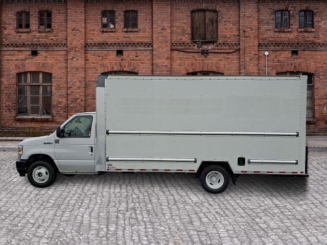 2022 Ford E-350 - $24,895