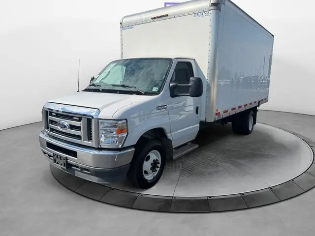 2022 Ford E-350