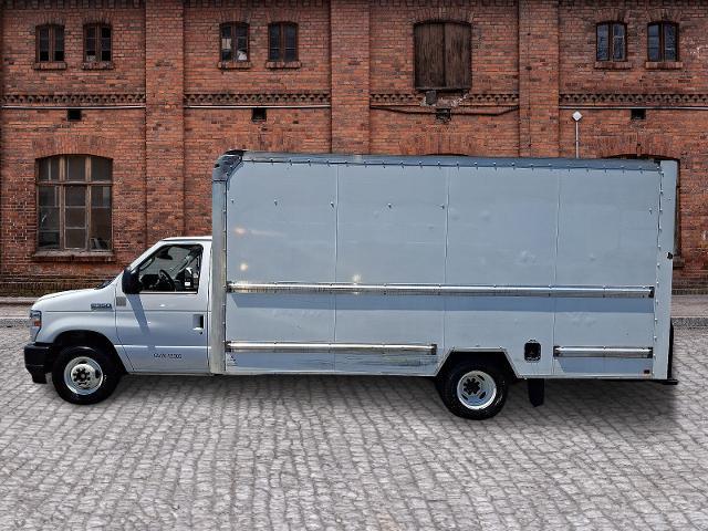 2022 Ford E-350 - $24,995