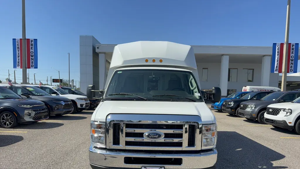 2025 Ford E-Series E-350 SD