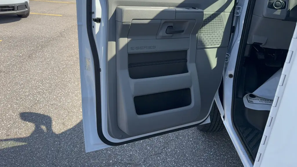 2025 Ford E-Series E-350 SD