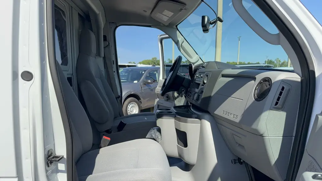 2025 Ford E-Series E-350 SD