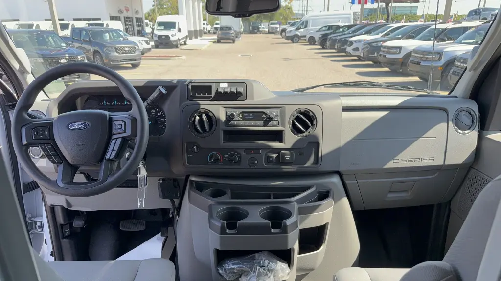2025 Ford E-Series E-350 SD
