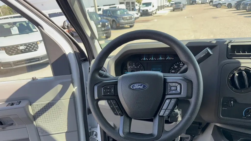 2025 Ford E-Series E-350 SD
