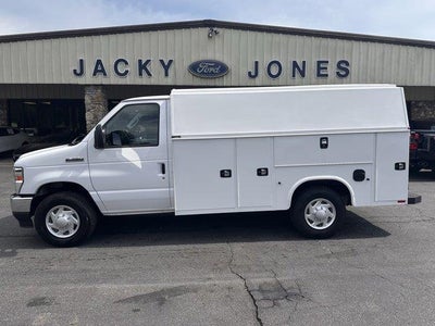 Photo of a 2026 Ford E-Series E-350 SD 2DR 138 In. WB SRW Cutaway Chassis for sale