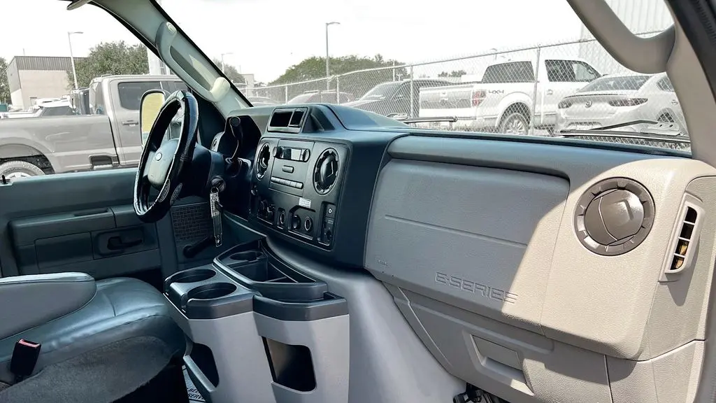 2015 Ford E-Series E-350 SD