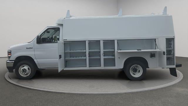 2024 Ford E-Series E-450 SD