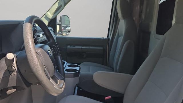 2024 Ford E-Series E-450 SD
