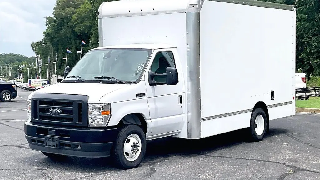 2024 Ford E-Series E-450 SD