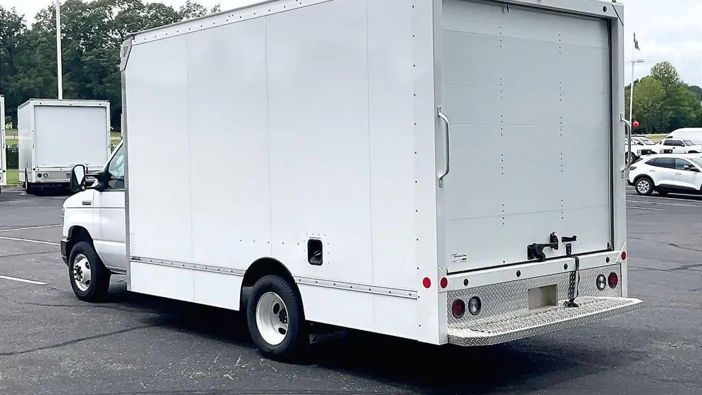 2024 Ford E-Series E-450 SD
