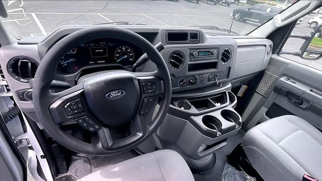 2024 Ford E-Series E-450 SD