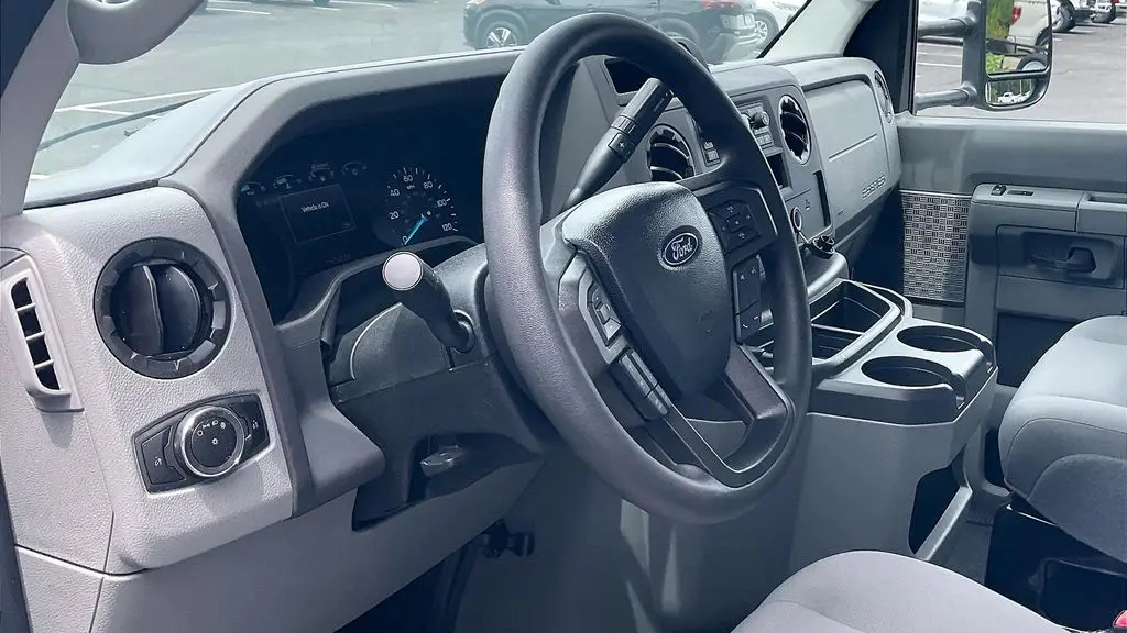 2024 Ford E-Series E-450 SD