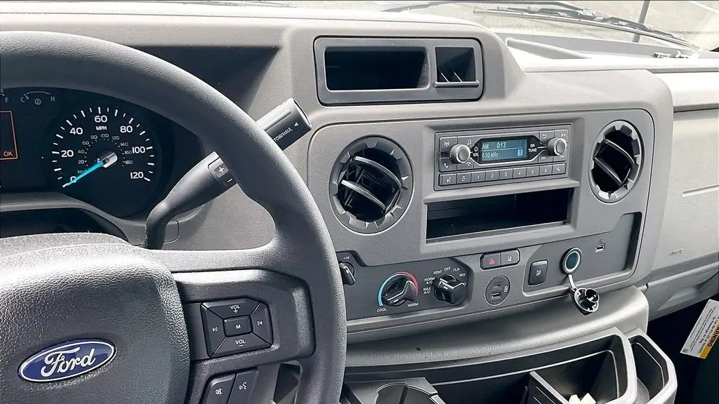 2024 Ford E-Series E-450 SD