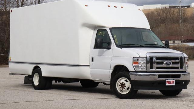 2025 Ford E-Series E-450 SD