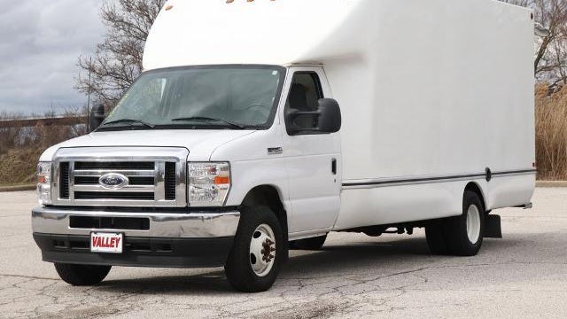 2025 Ford E-Series E-450 SD