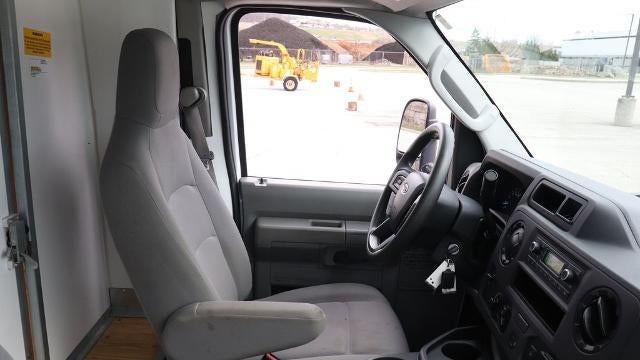 2025 Ford E-Series E-450 SD