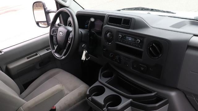 2025 Ford E-Series E-450 SD