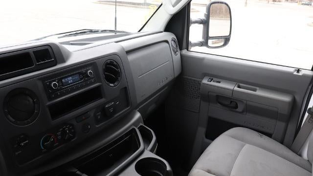 2025 Ford E-Series E-450 SD