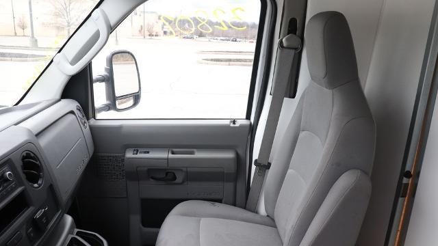 2025 Ford E-Series E-450 SD