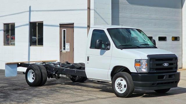 2027 Ford E-Series E-450 SD