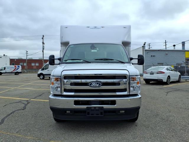 2027 Ford E-450